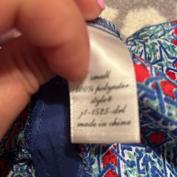 Blue Rain Geometric Print Crewneck Blouse. Size Small - Picture 7 of 7